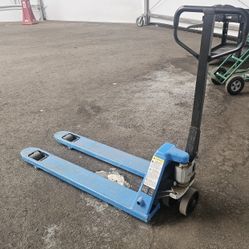 4400 Lb Pallet Jack 20 1/2" Outside Of Forks