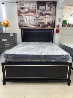 New Queen LED Bed W Queen Mattress Set