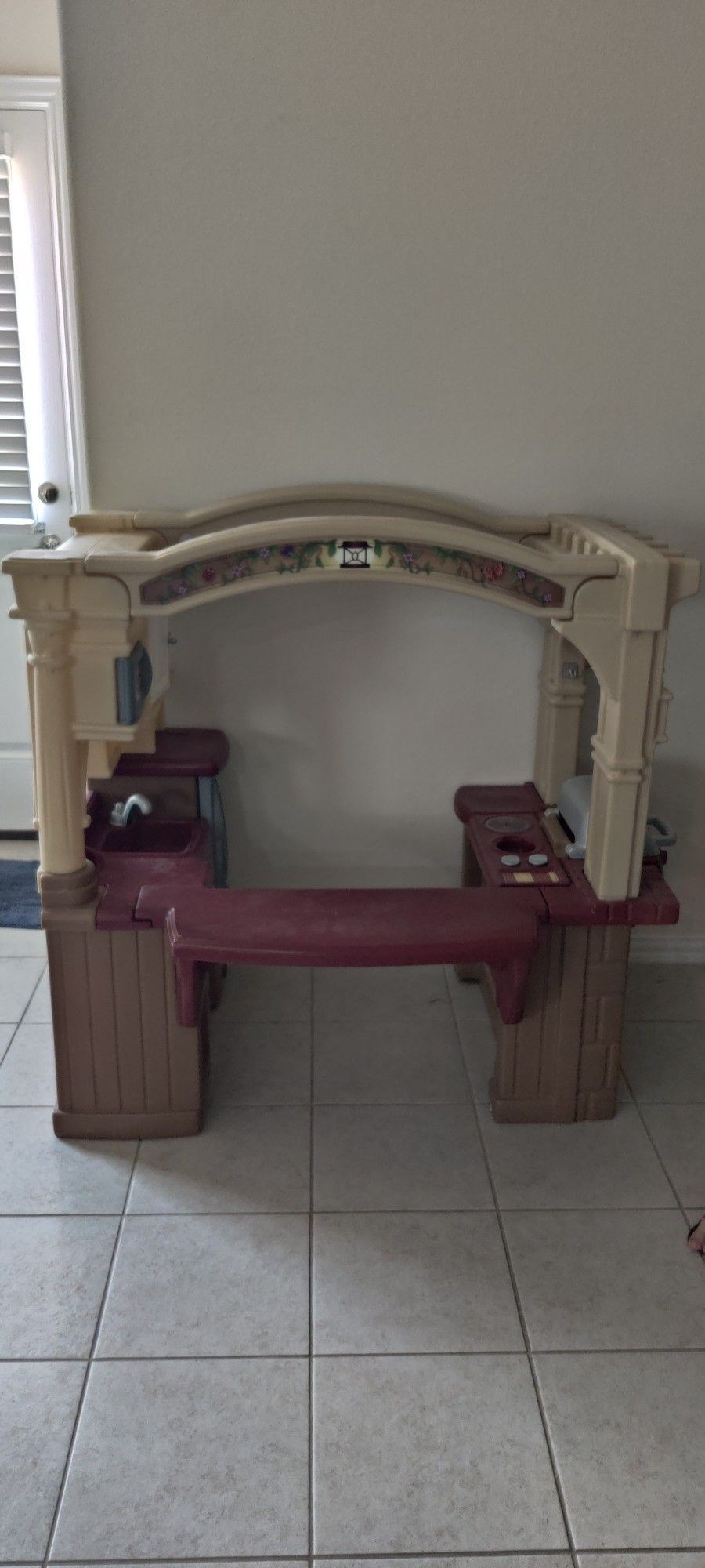 Kitchen Step 2 Grand Walk-In - Used in very good conditions 