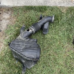 01-05 Lexus IS300 OEM Intake Box and hose