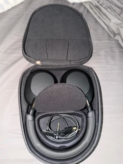 Sony WH-1000XM5 Bluetooth wireless noise cancelling headphones