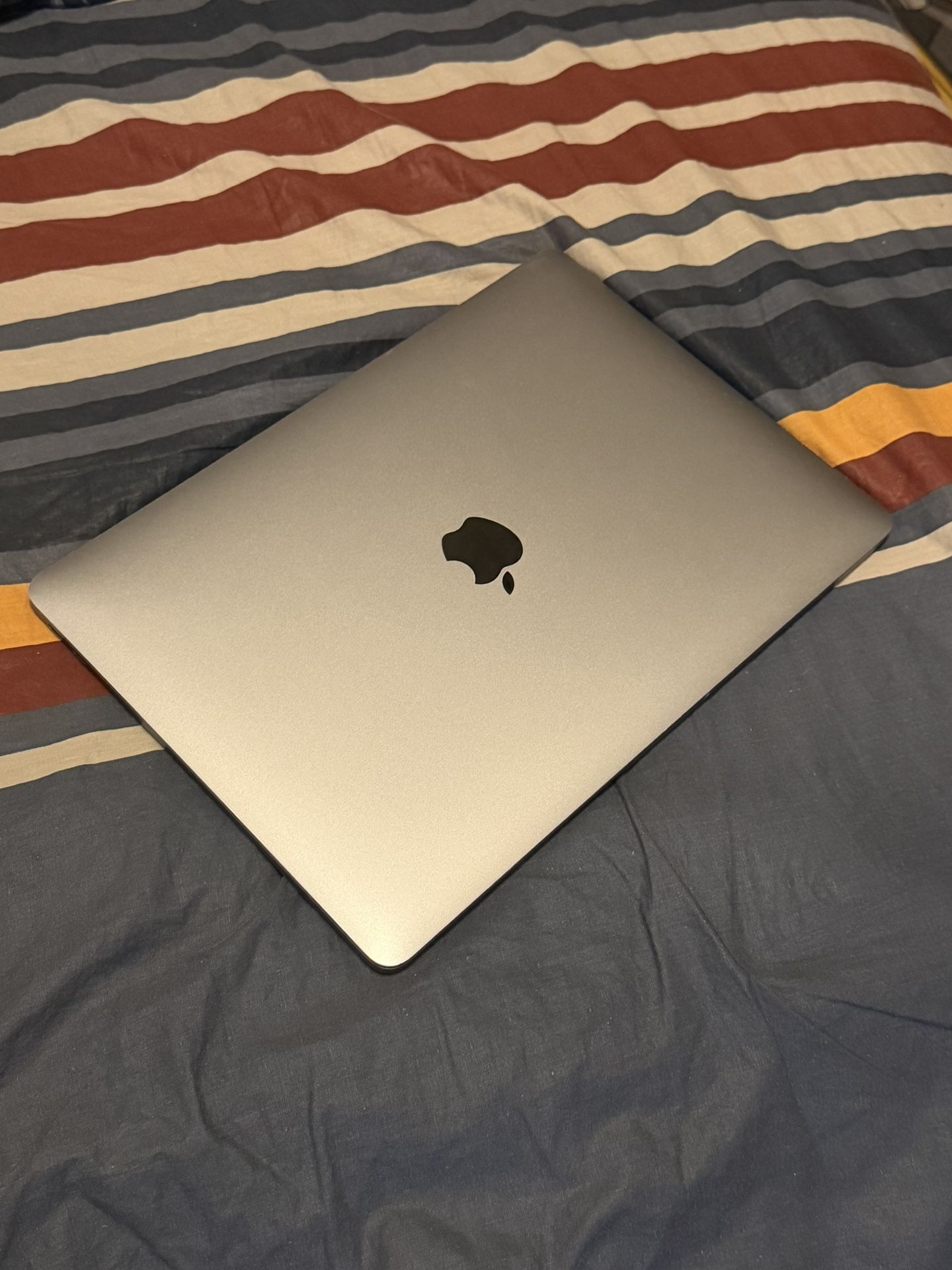 Apple MacBook Pro