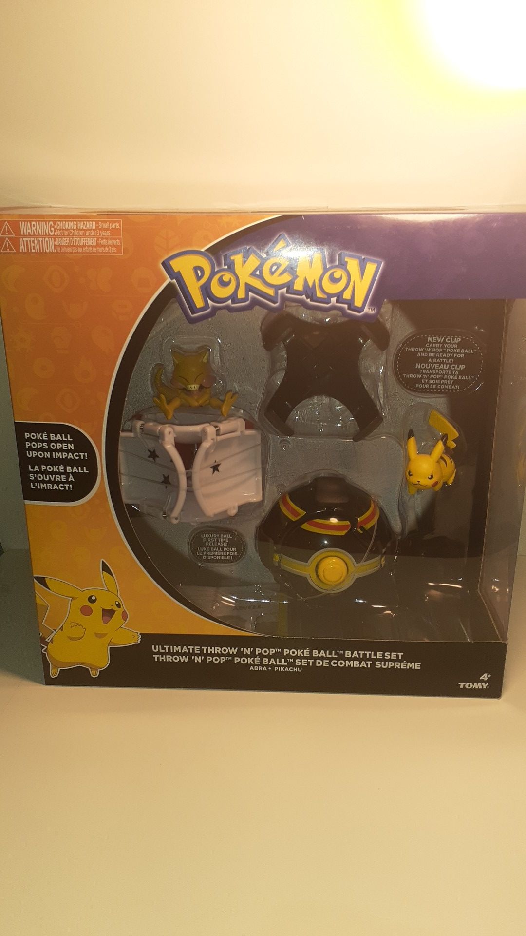 Ultimate throw n pop poke ball battle set thrown n pop Pikachu Pokemon