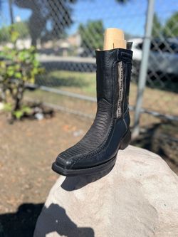 Bota estilo Dubia