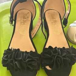 girl dress shoes size 2 great condition 