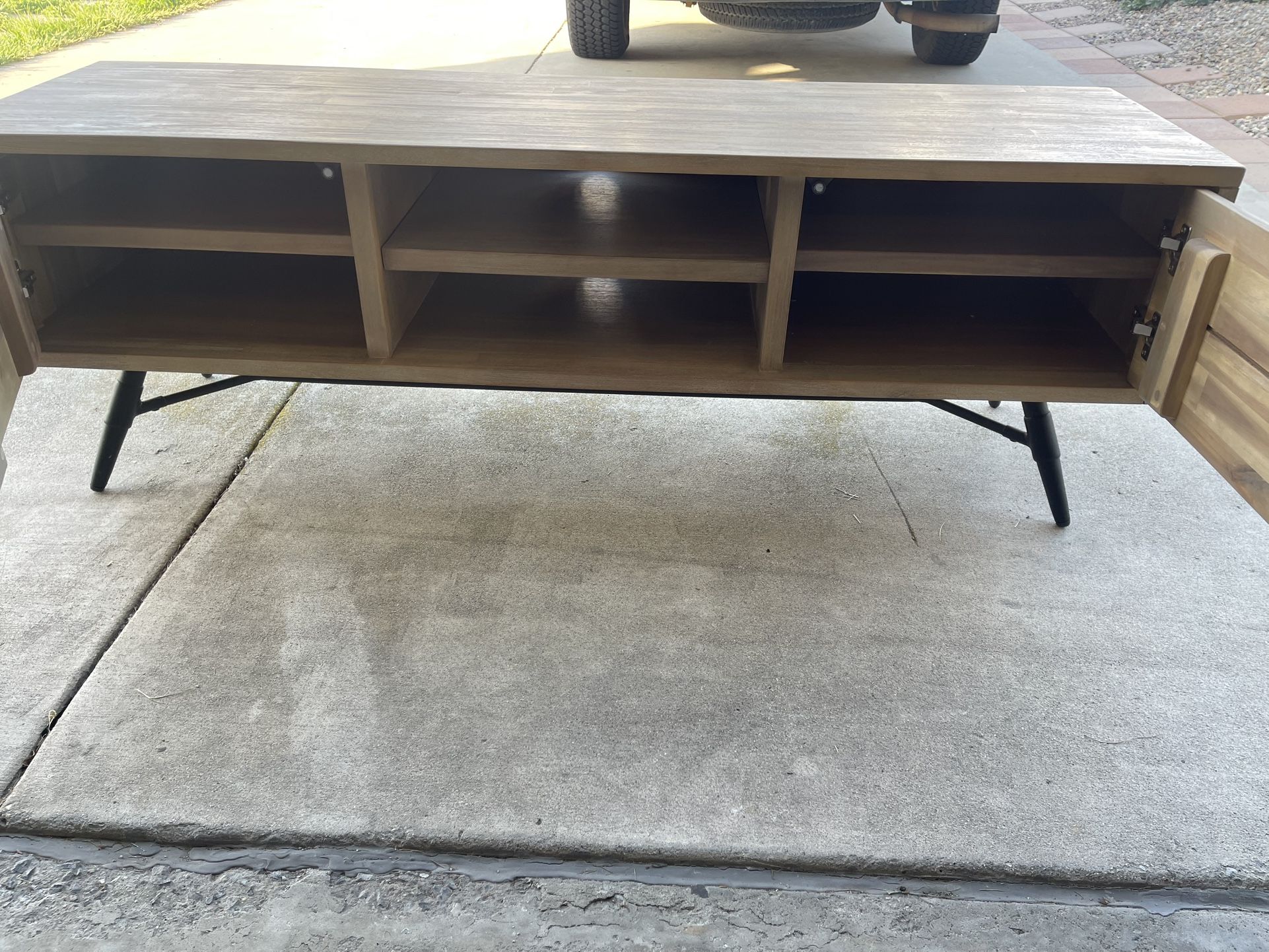 Brown Light Countertop