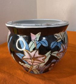 Vintage Ceramic Planter  Floral  Motif in Black Background,5 x 4 inches.,hand made in China.