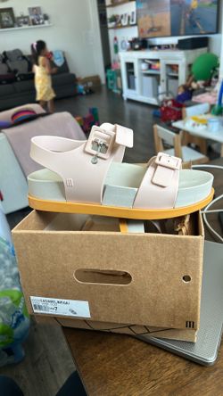 Melissa caramel beige sandals