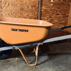 True Temper 6 Cu. Ft. Wheelbarrow 