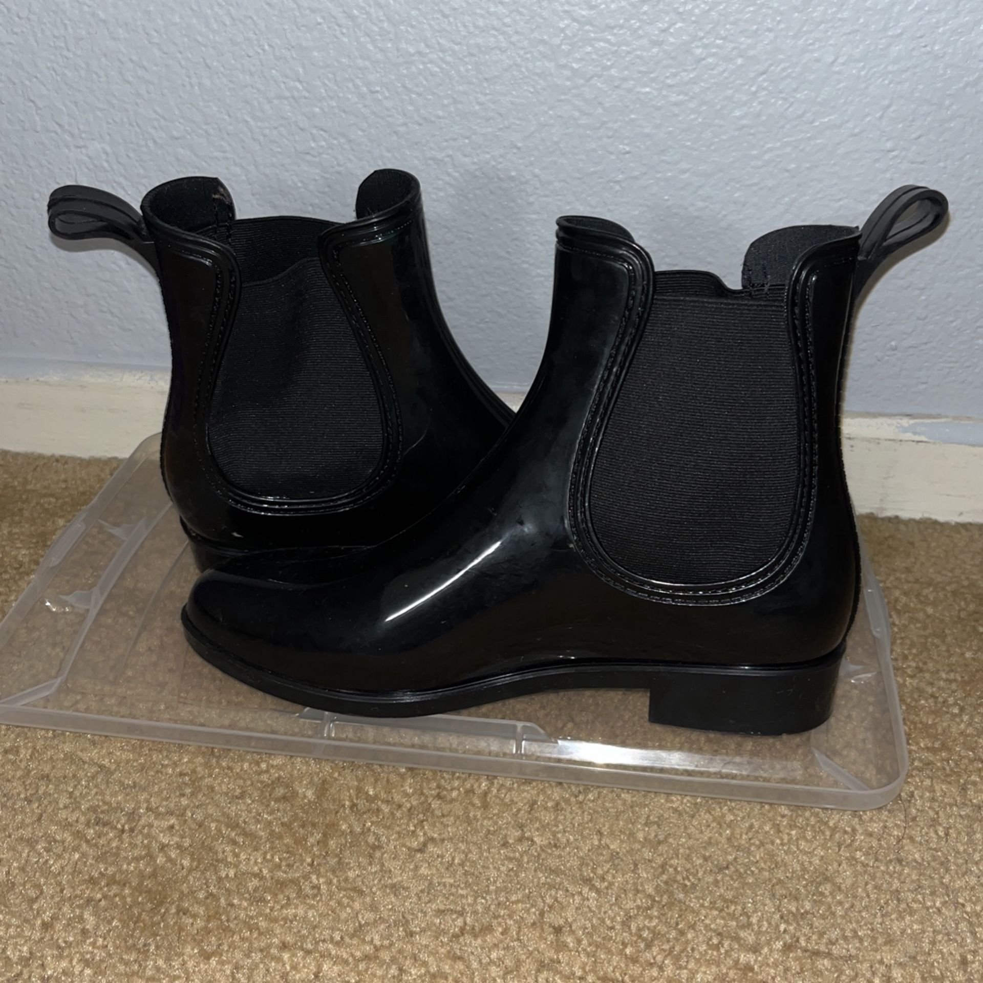 black rain boots