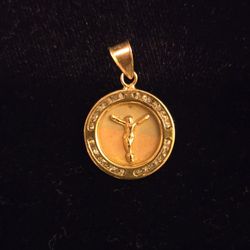 14 K Circle Pendant / 1.13 GRMS