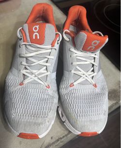 On Cloud men’s size 9.5 shoes in fair condition