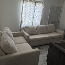Sectional couch FREE DELIVER 