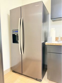 Counter Depth Whirlpool Stainless Steel Black / Silver Fridge. 1 Year old