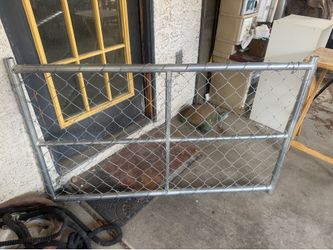 Chain link gate