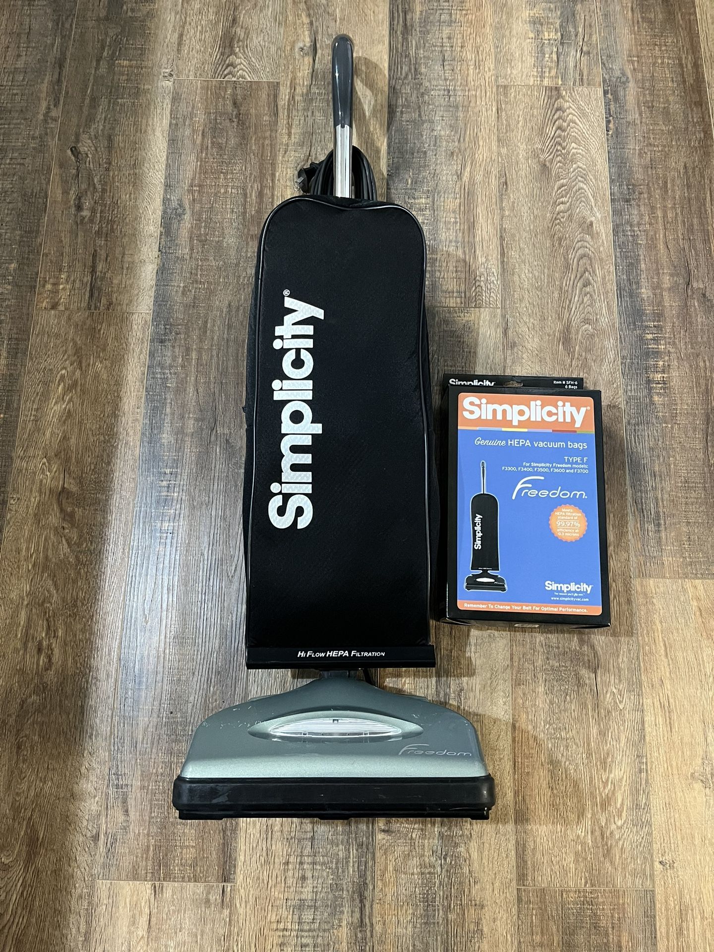 Vacuum cleaner “Simplicity Freedom”+ full box of HEPA bags 