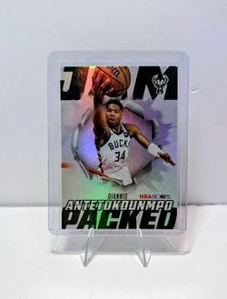 Giannis Antetokounmpo card