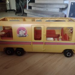 Very Vintage GMC Star Traveller Elegance II Barbie Motorhome