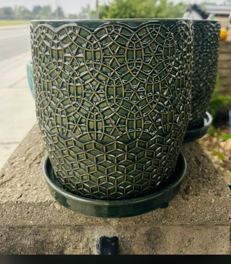 Ceramic pot 10”