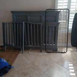 Baby Crib/ Toddler Bed