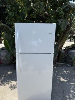 Refrigerator Like New