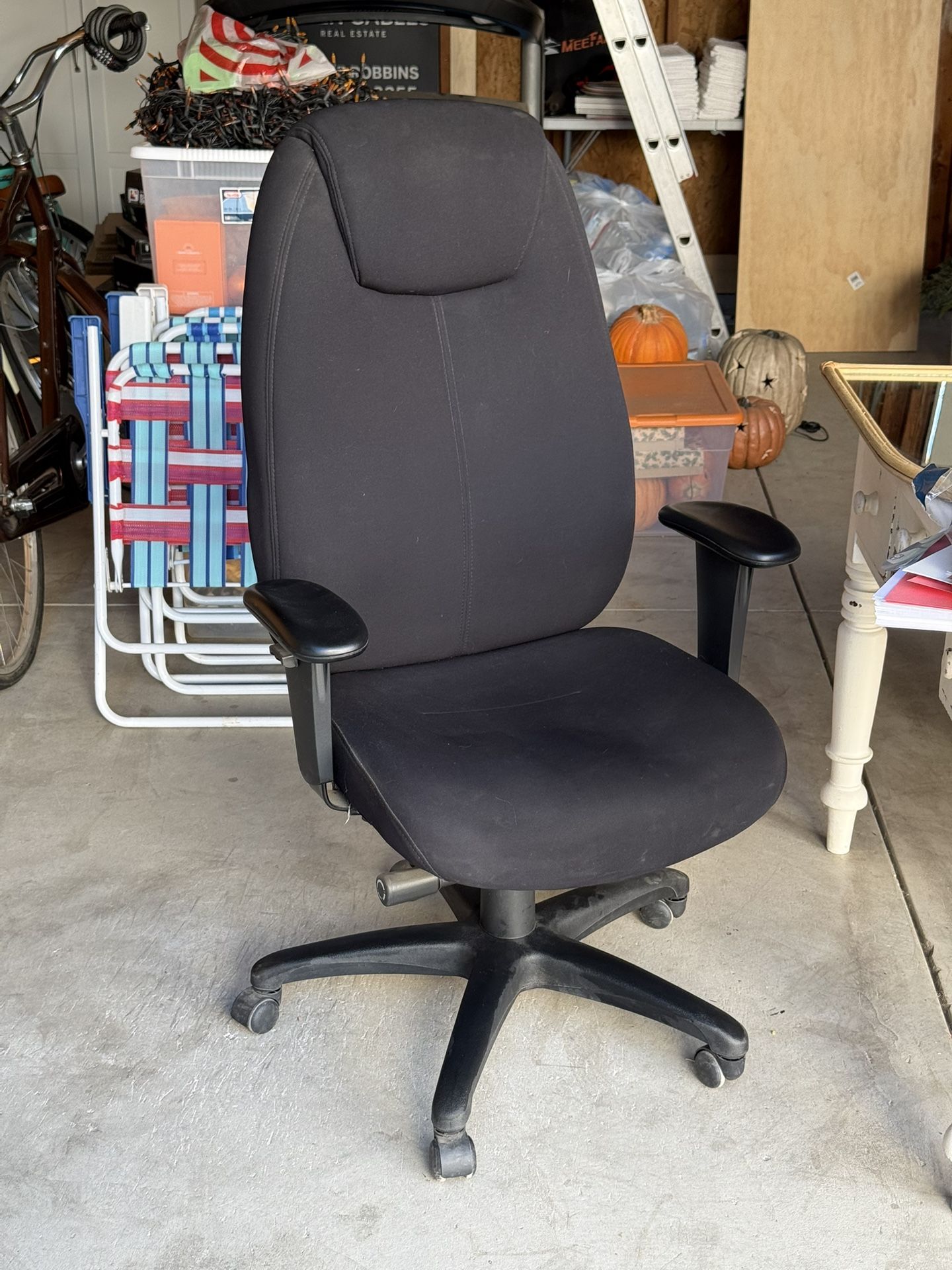 Tempur-Pedic Ergonomic Black Fabric Swivel Chair