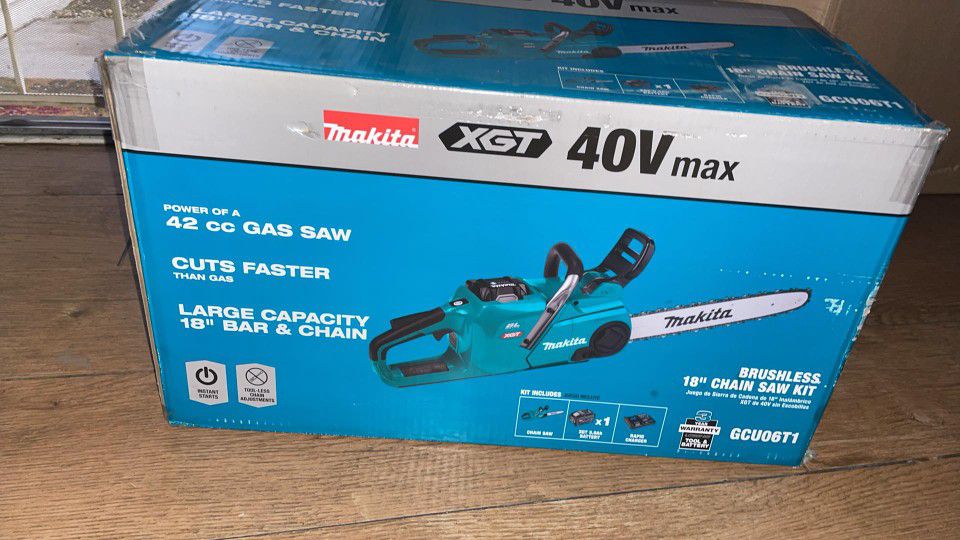 Makita XGT 40v max chainsaw 
