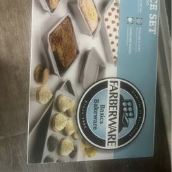 BAKEWARE SET FOR SALE