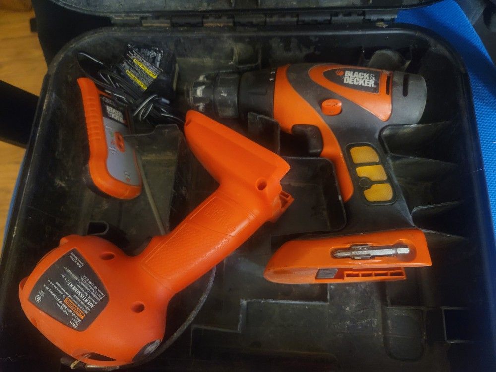 Black And DECKER drill And WORK LIGHT no Battery
