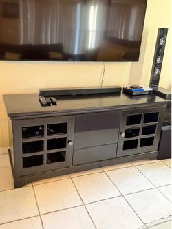 Black entertainment center 59x20x26