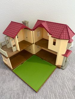 Sylvanian Families Calico Critters Beechwood Hall, Furniture & Car Lot