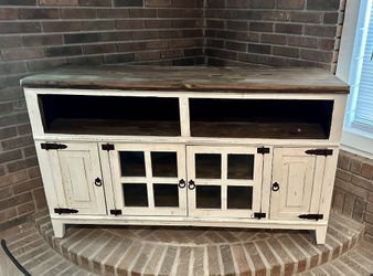 TV Console 60”L x 19.5”D x 3’Tall