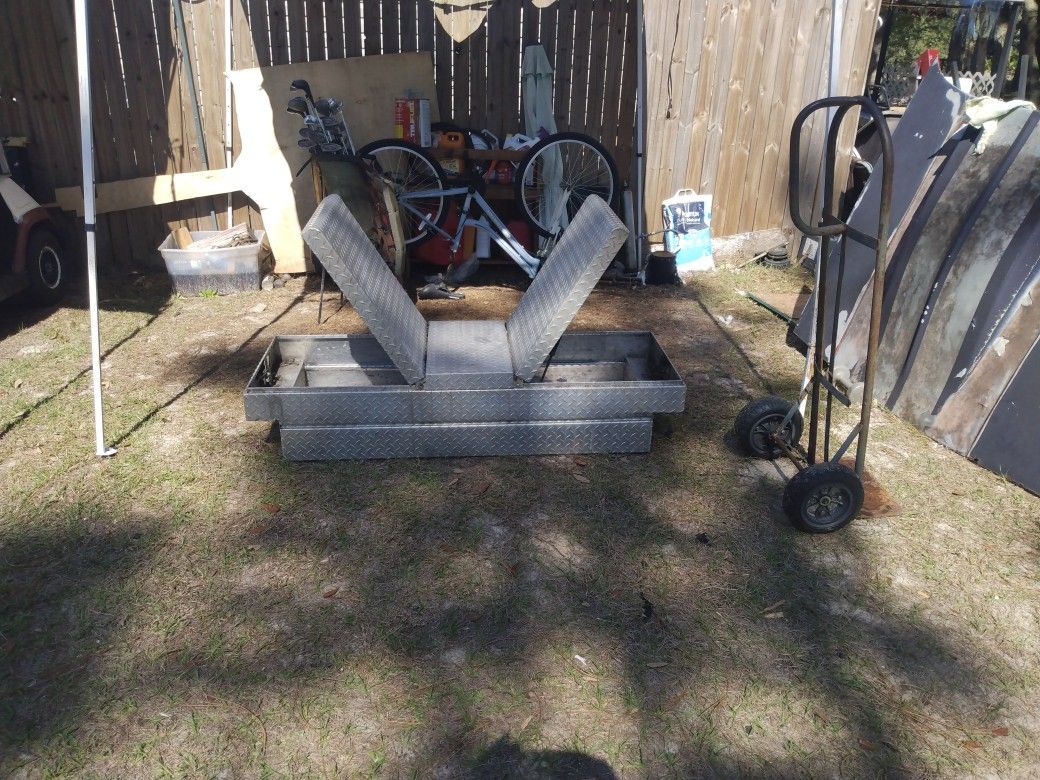 15. Ft Tool Box (Need Key)