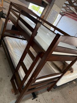 Bunk bed 🛌 twin + twin and mattress