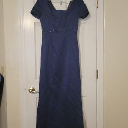 Modest Formal dress: Navy blue: Size 6/8