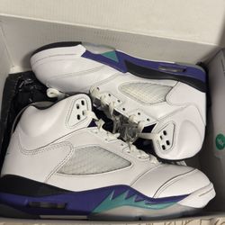 Jordan 5 Retro OG White Grape Size -8M (excellent Condition)