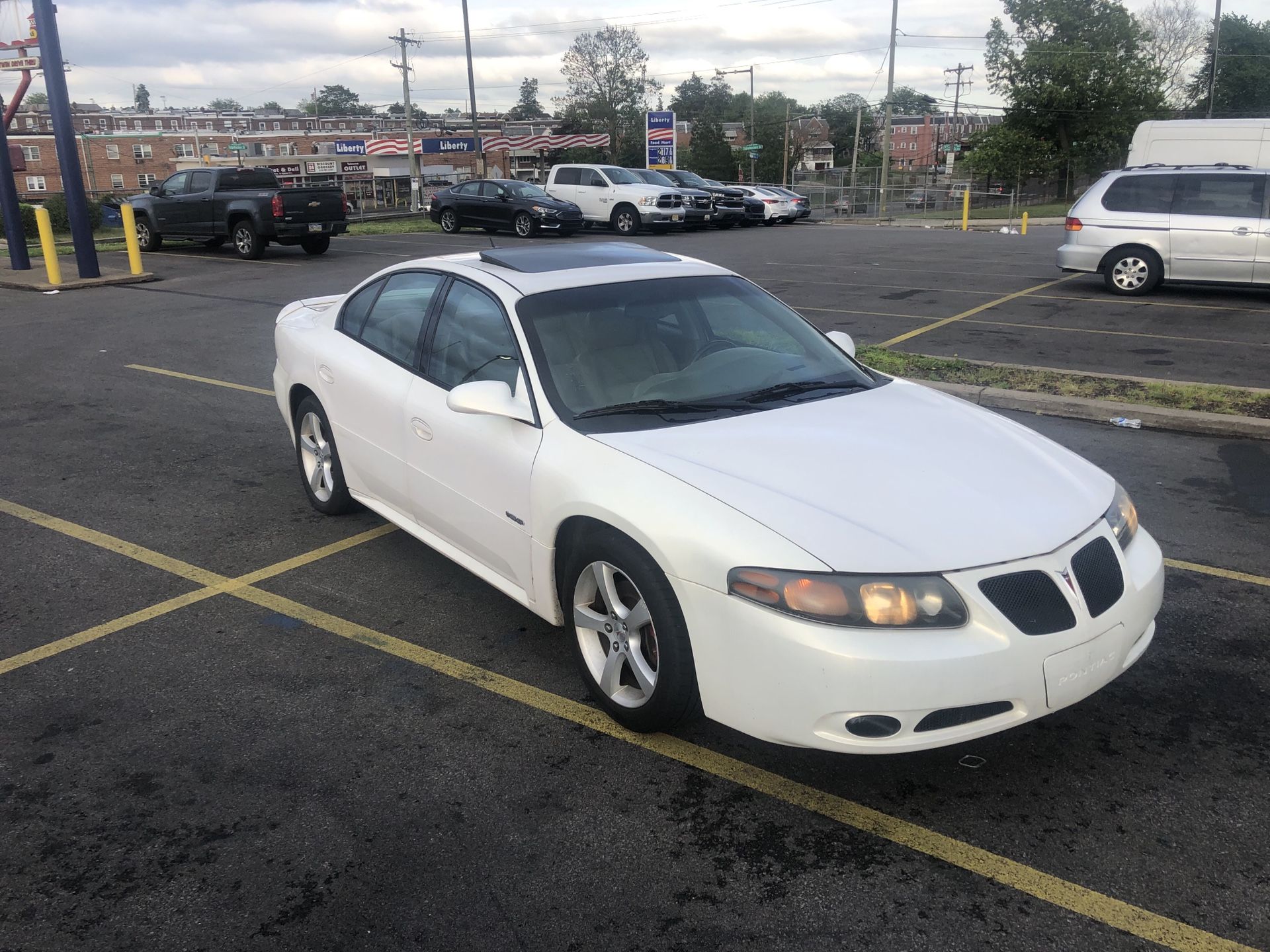 2006 Pontiac Bonneville GXP**V8 Low Miles** for Sale in Philadelphia