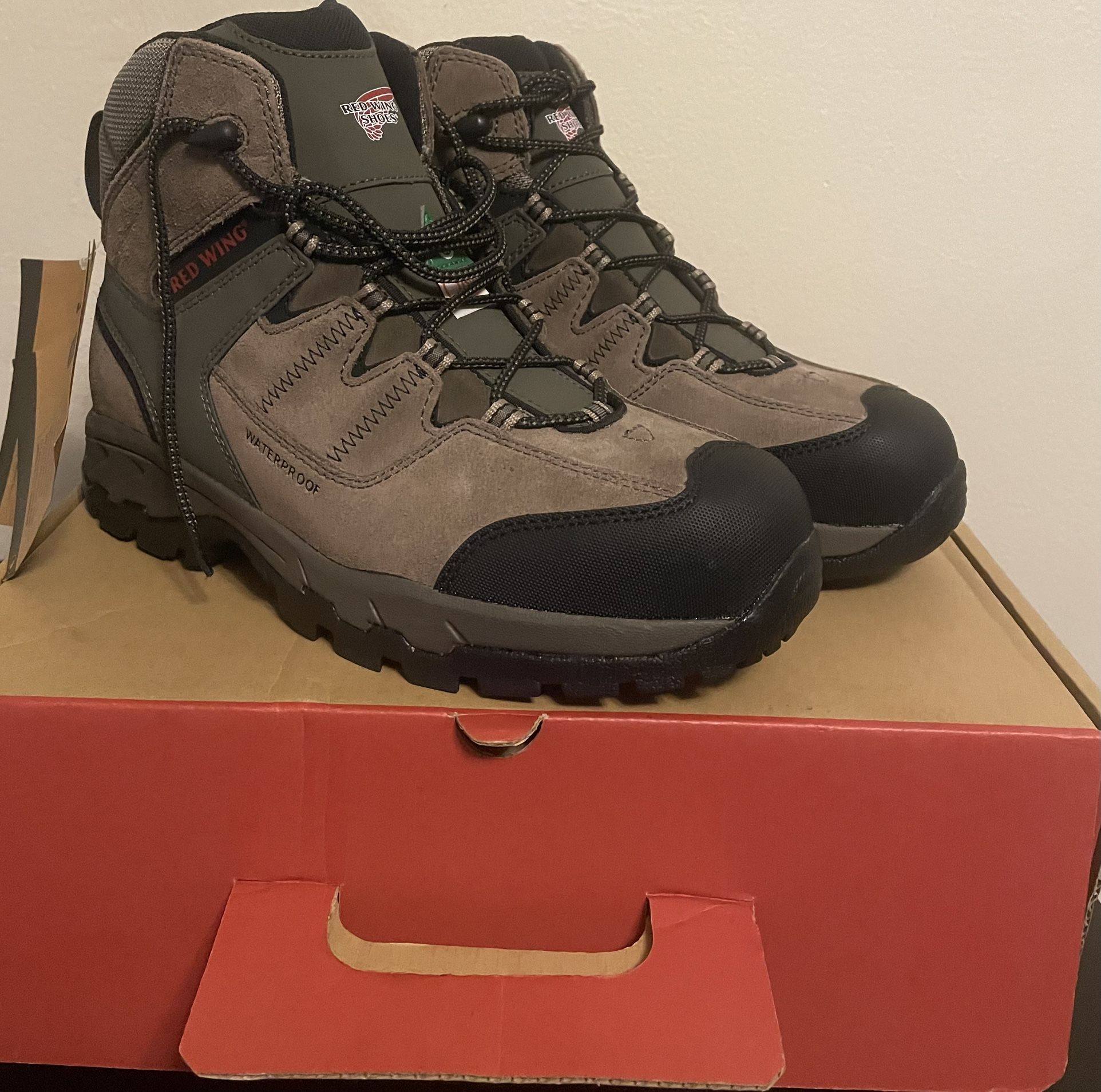 Red Wing 9.5 Men’s Work Boot