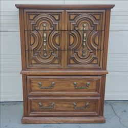 Dresser Tall Bassett Bureau Highboy Chest of 5 Drawers