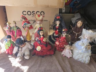 Lot Of Dolls 