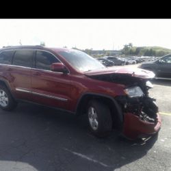 JEEP GRAND CHEROKEE LAREDO 2013 For Parts 