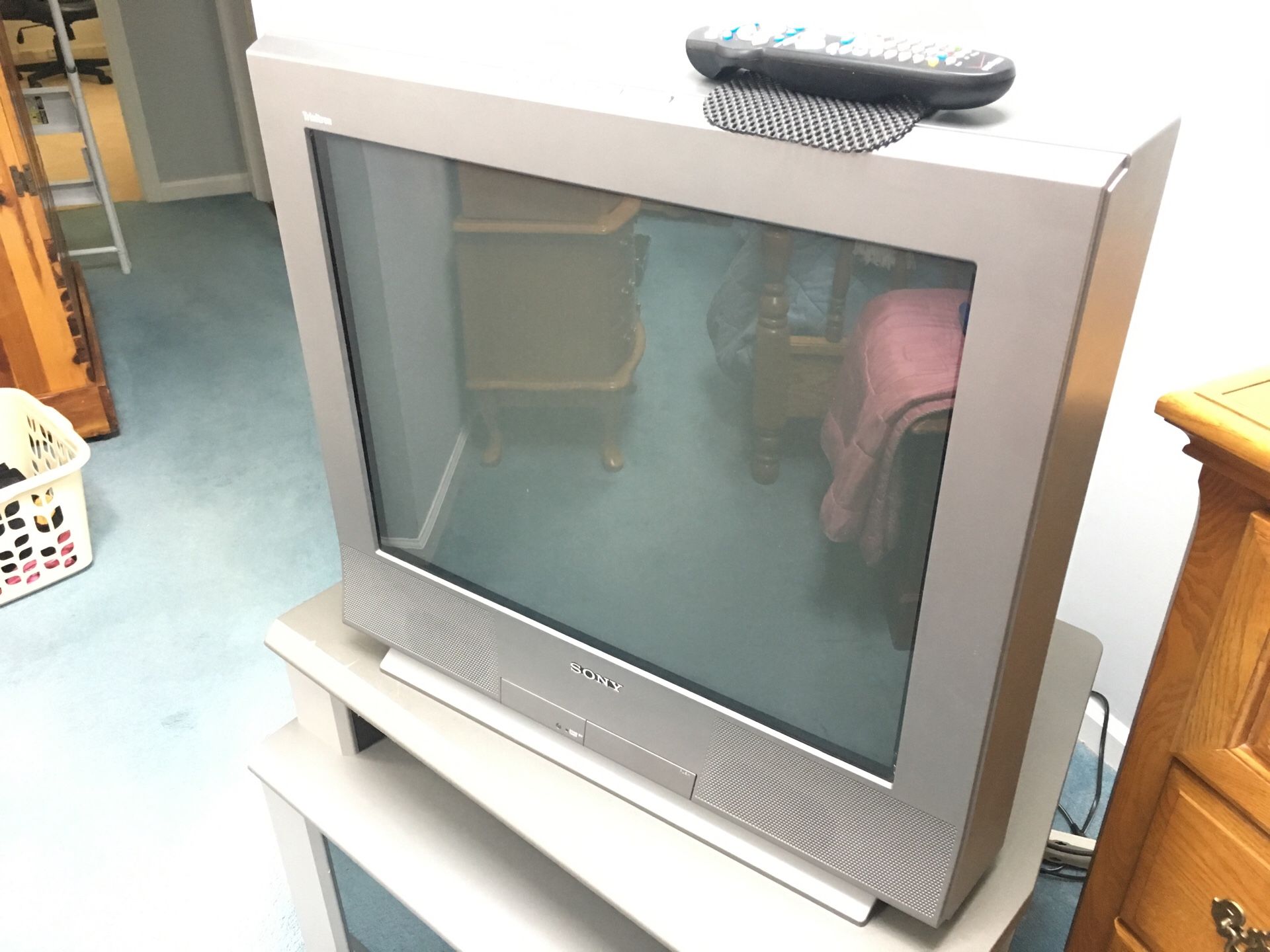 Sony Trinitron CRT with stand