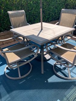 Outdoor Patio Dining Set with 4 Swivel Chairs