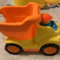 Fisher Price Toy Dump Truck With Man Like New 