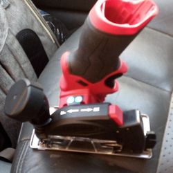 Milwaukee Cut Off Tool