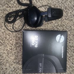 Beyerdynamic DT 770 Pro Headphones