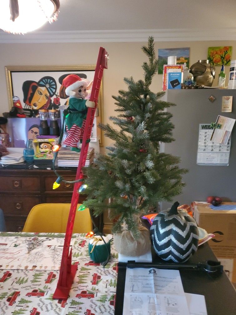 Christmas Tree 35" & Mr. Christmas Climber