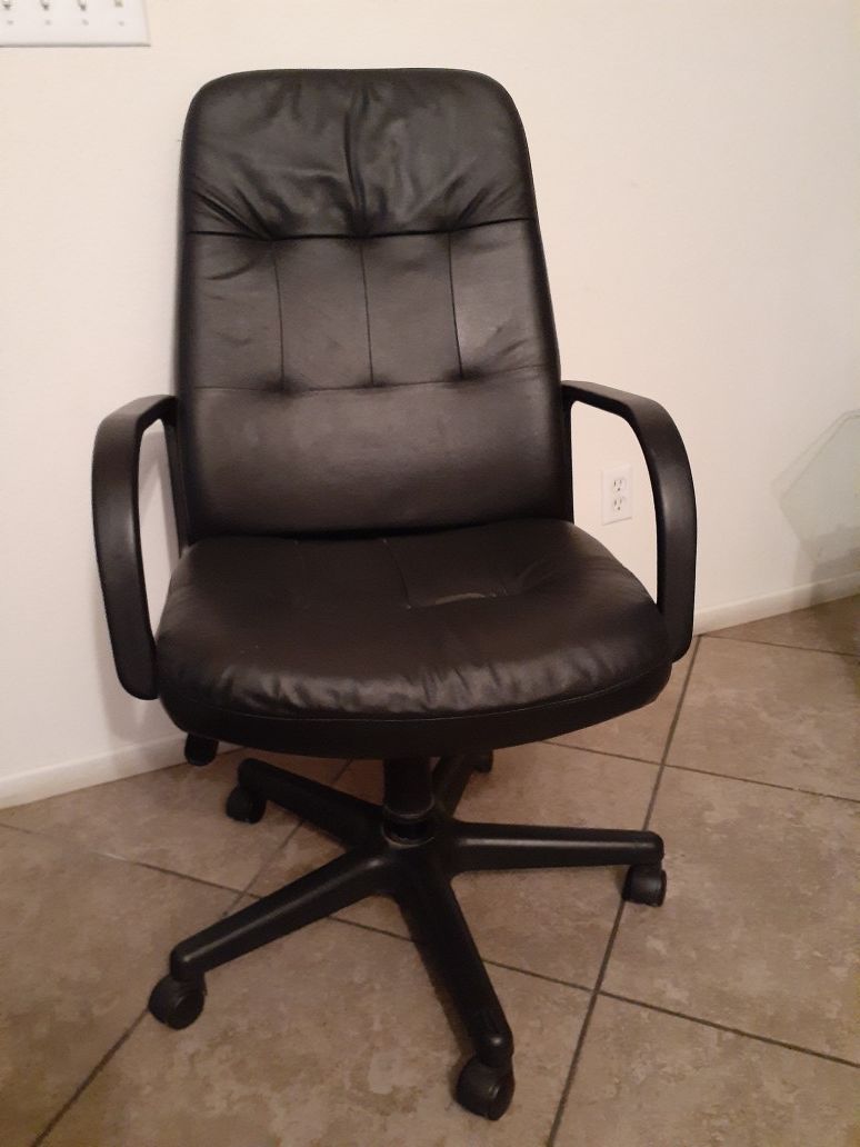 Desk chair