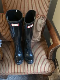 Hunter rain boots size 10