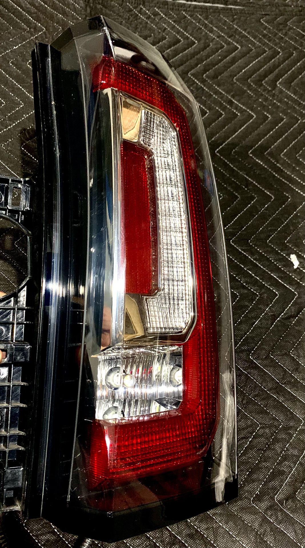 2018 GMC Brake/Tail Lights w LED Reverse Light